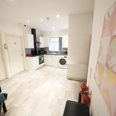Grand Airport Ensuites Harmondsworth Buitenkant foto