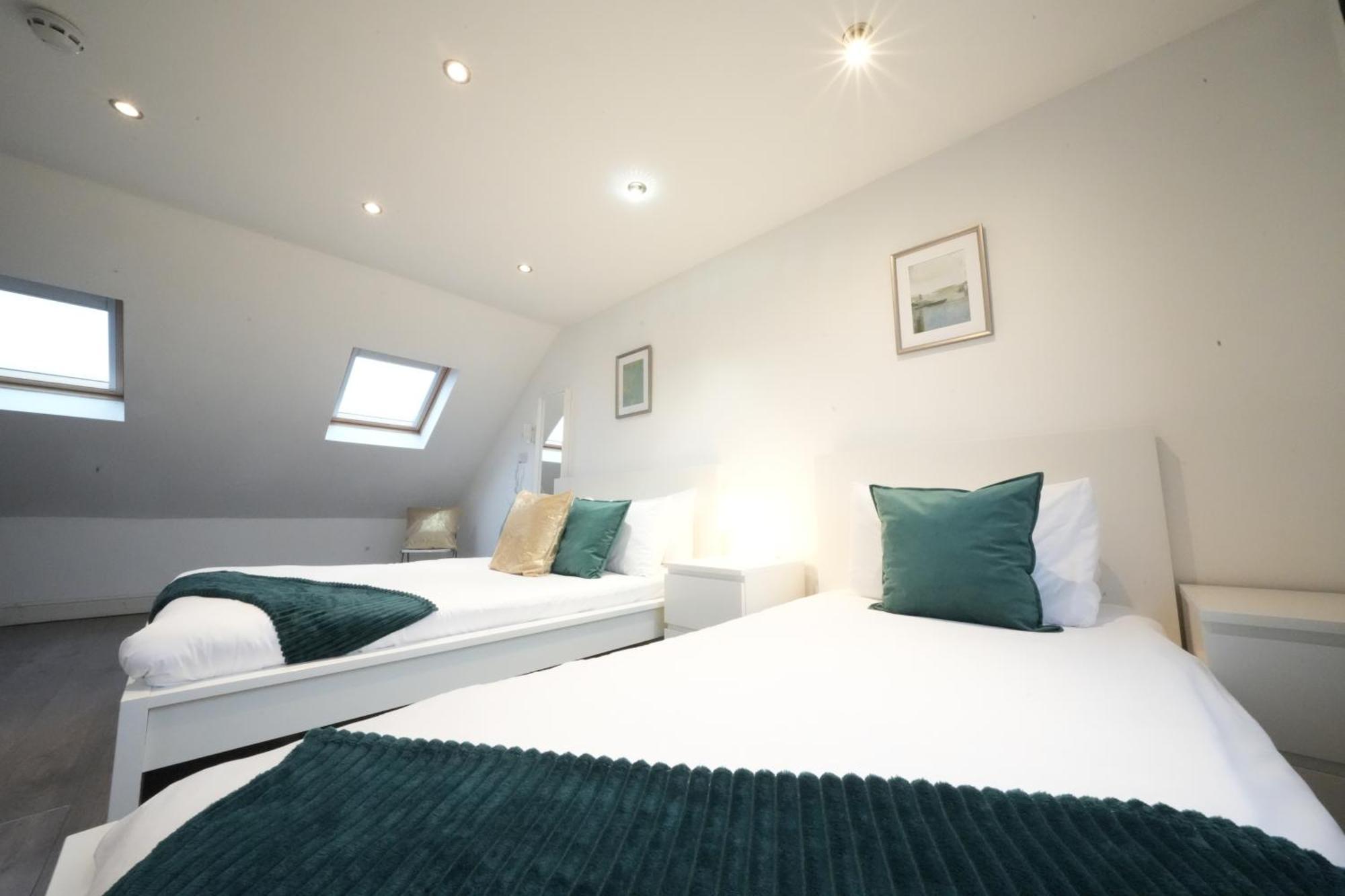 Grand Airport Ensuites Harmondsworth Buitenkant foto