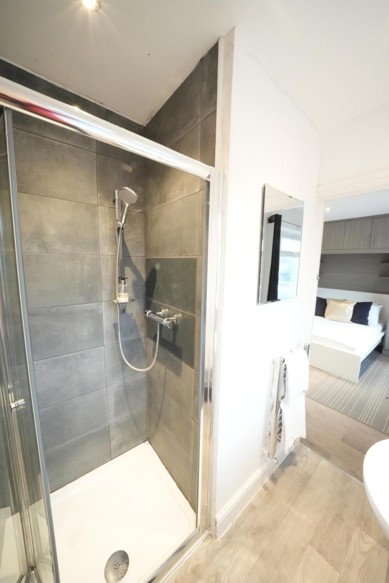 Grand Airport Ensuites Harmondsworth Buitenkant foto