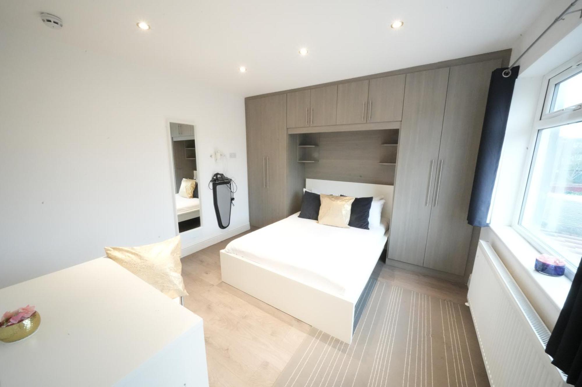 Grand Airport Ensuites Harmondsworth Buitenkant foto