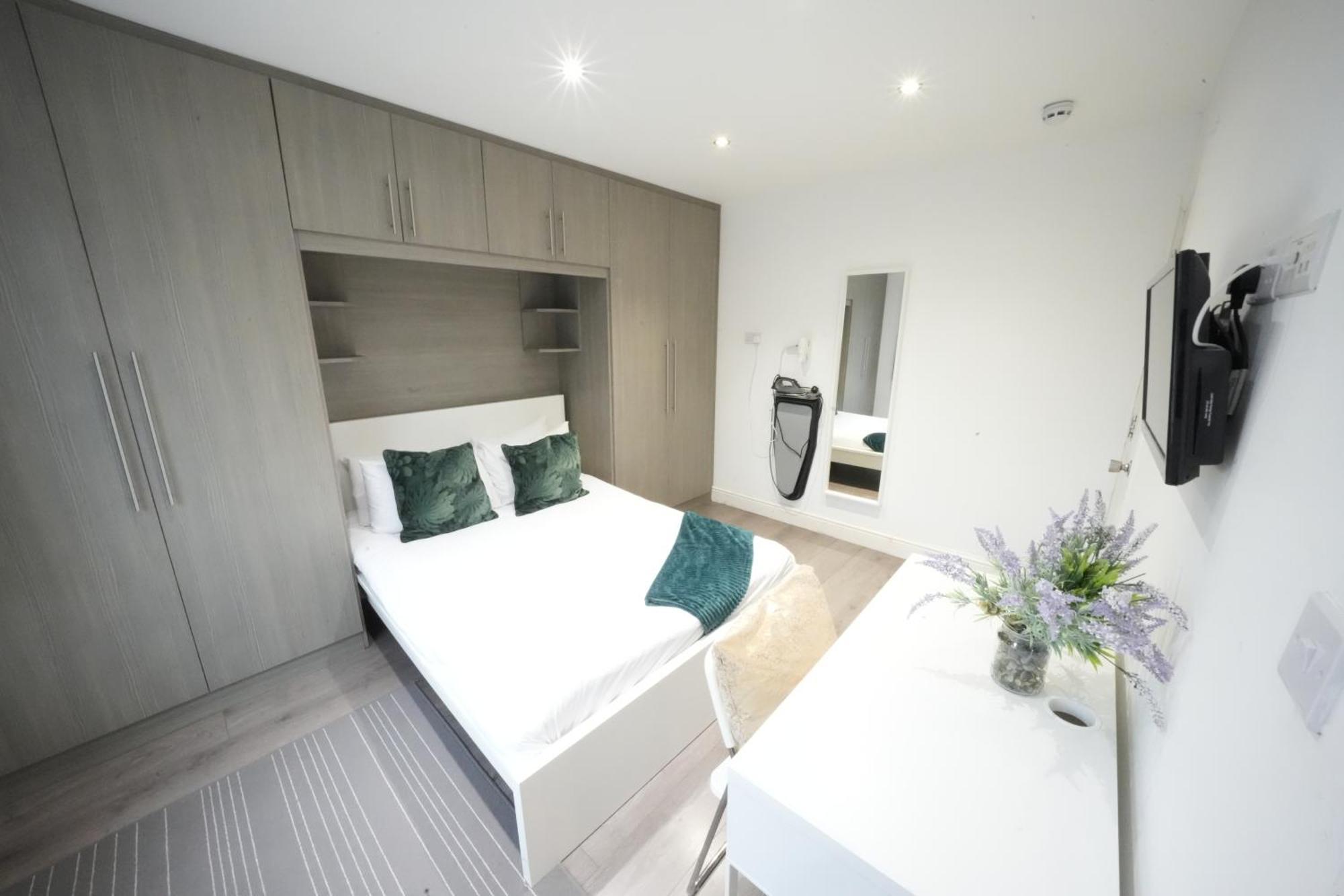 Grand Airport Ensuites Harmondsworth Buitenkant foto