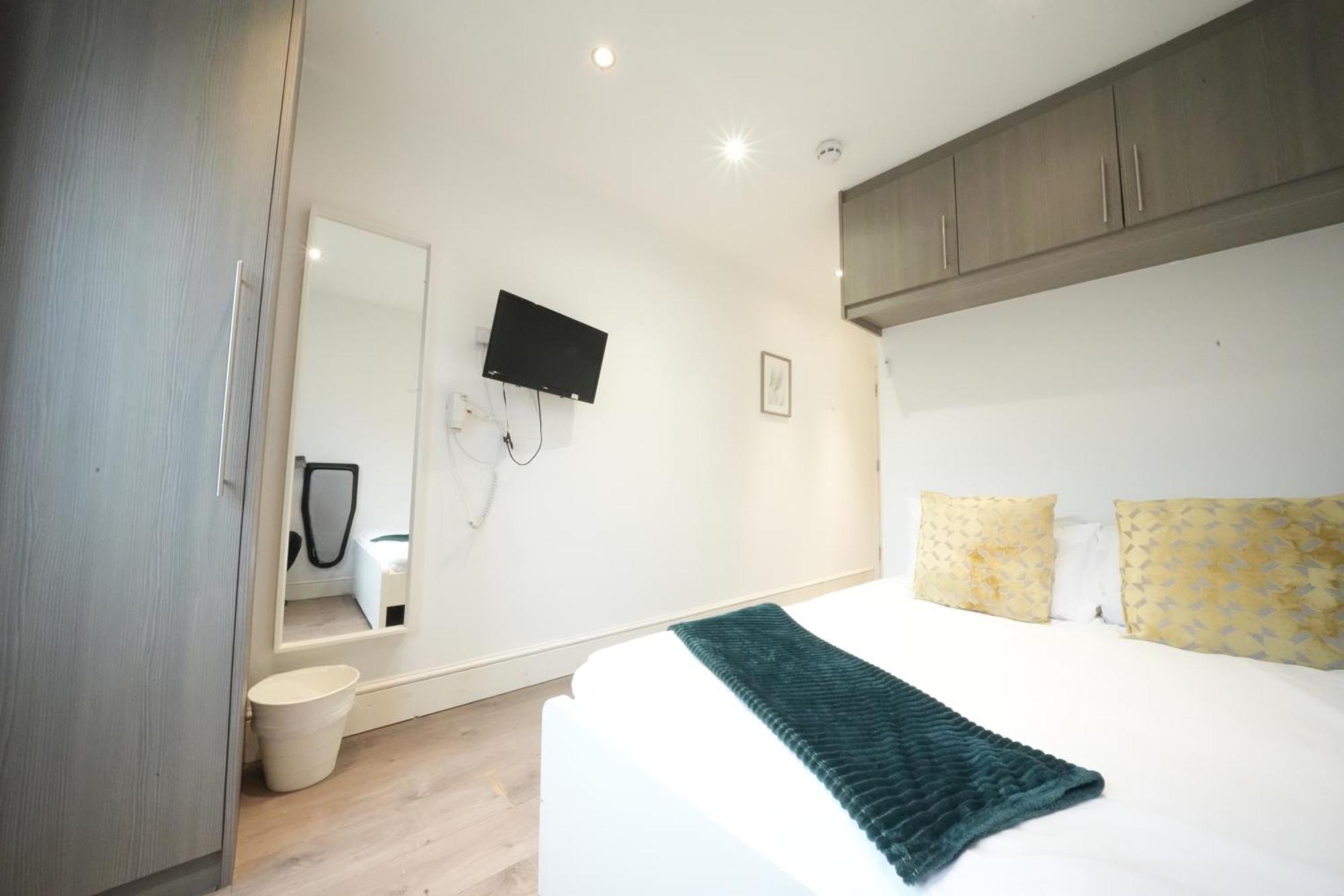 Grand Airport Ensuites Harmondsworth Buitenkant foto