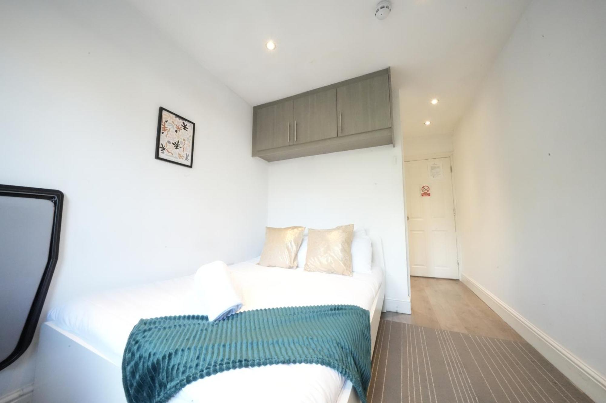 Grand Airport Ensuites Harmondsworth Buitenkant foto
