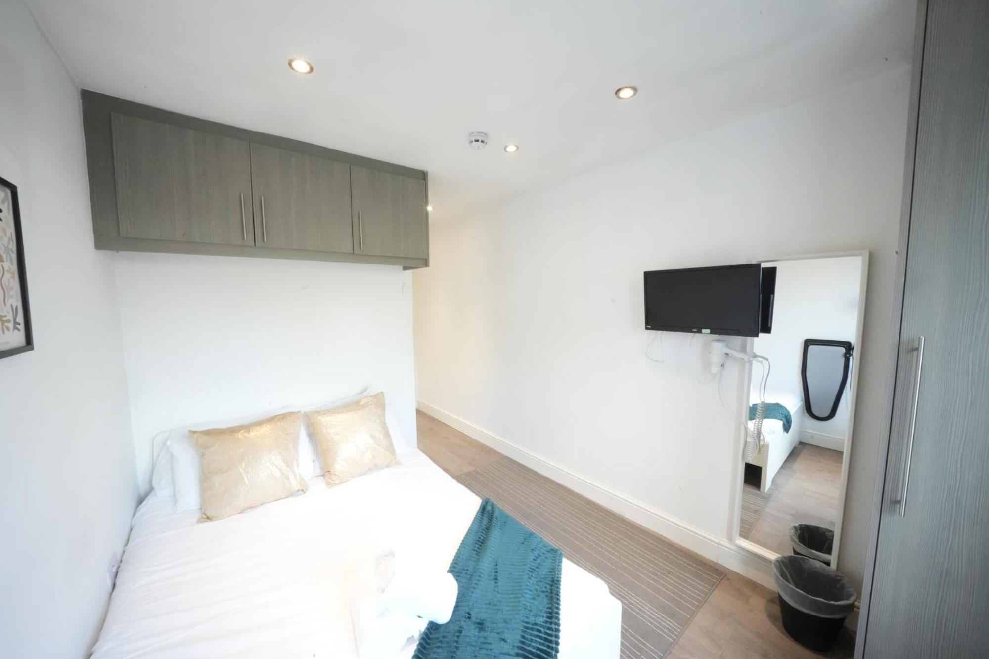 Grand Airport Ensuites Harmondsworth Buitenkant foto