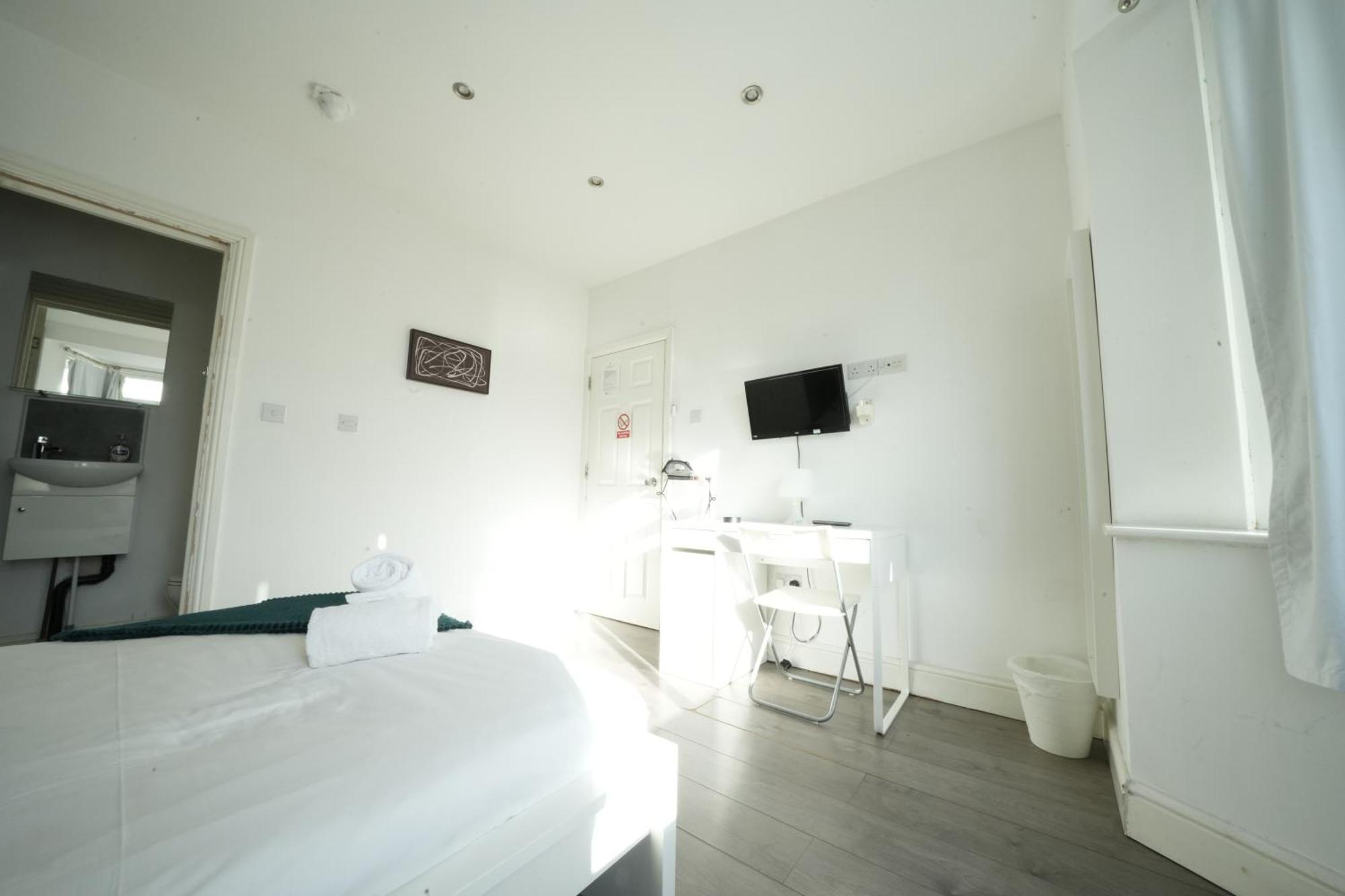 Grand Airport Ensuites Harmondsworth Buitenkant foto