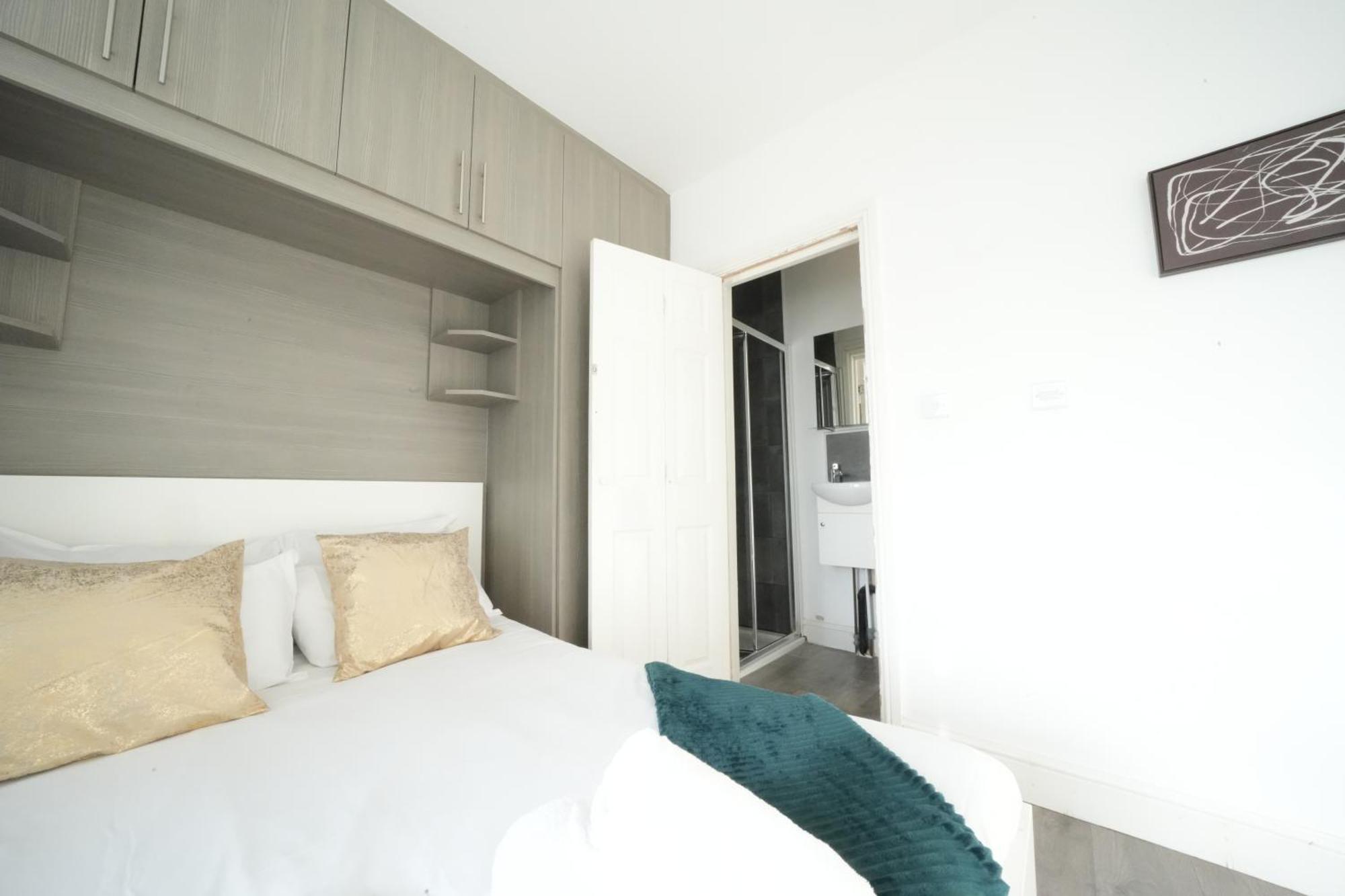 Grand Airport Ensuites Harmondsworth Buitenkant foto